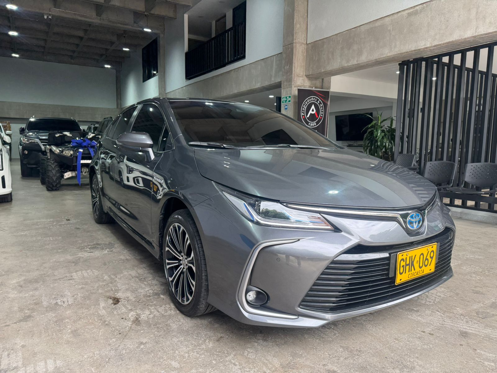 TOYOTA COROLLA SE-G HIBRIDO 2023 - Imagen 3