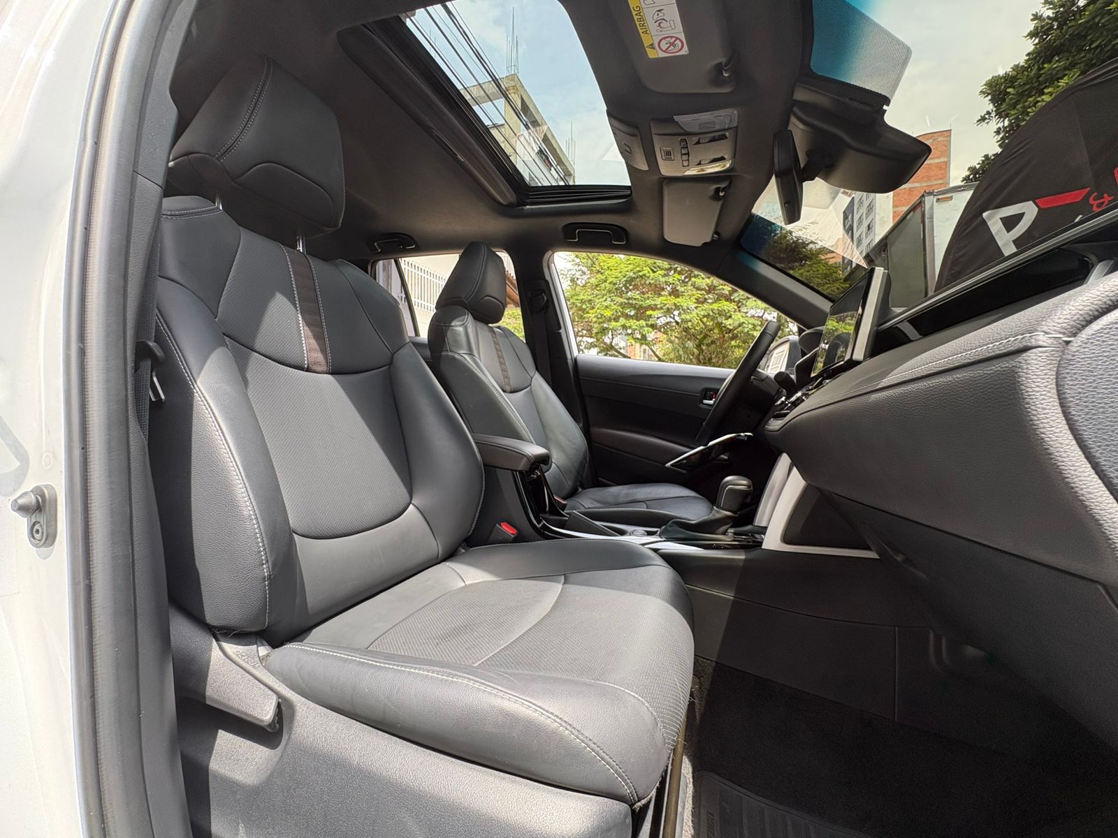 TOYOTA COROLLA CROSS HEV SEG 2025 - Imagen 25