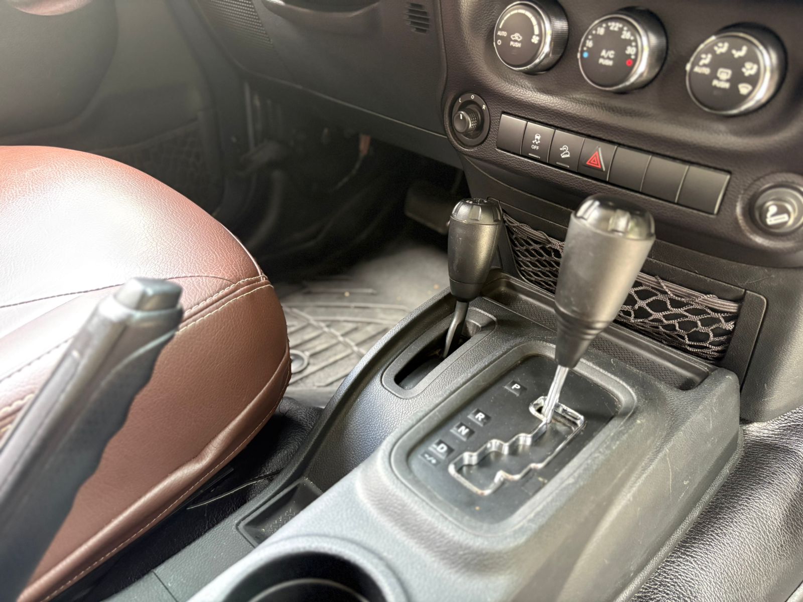 JEEP WRANGLER SPORT 2016 - Imagen 19