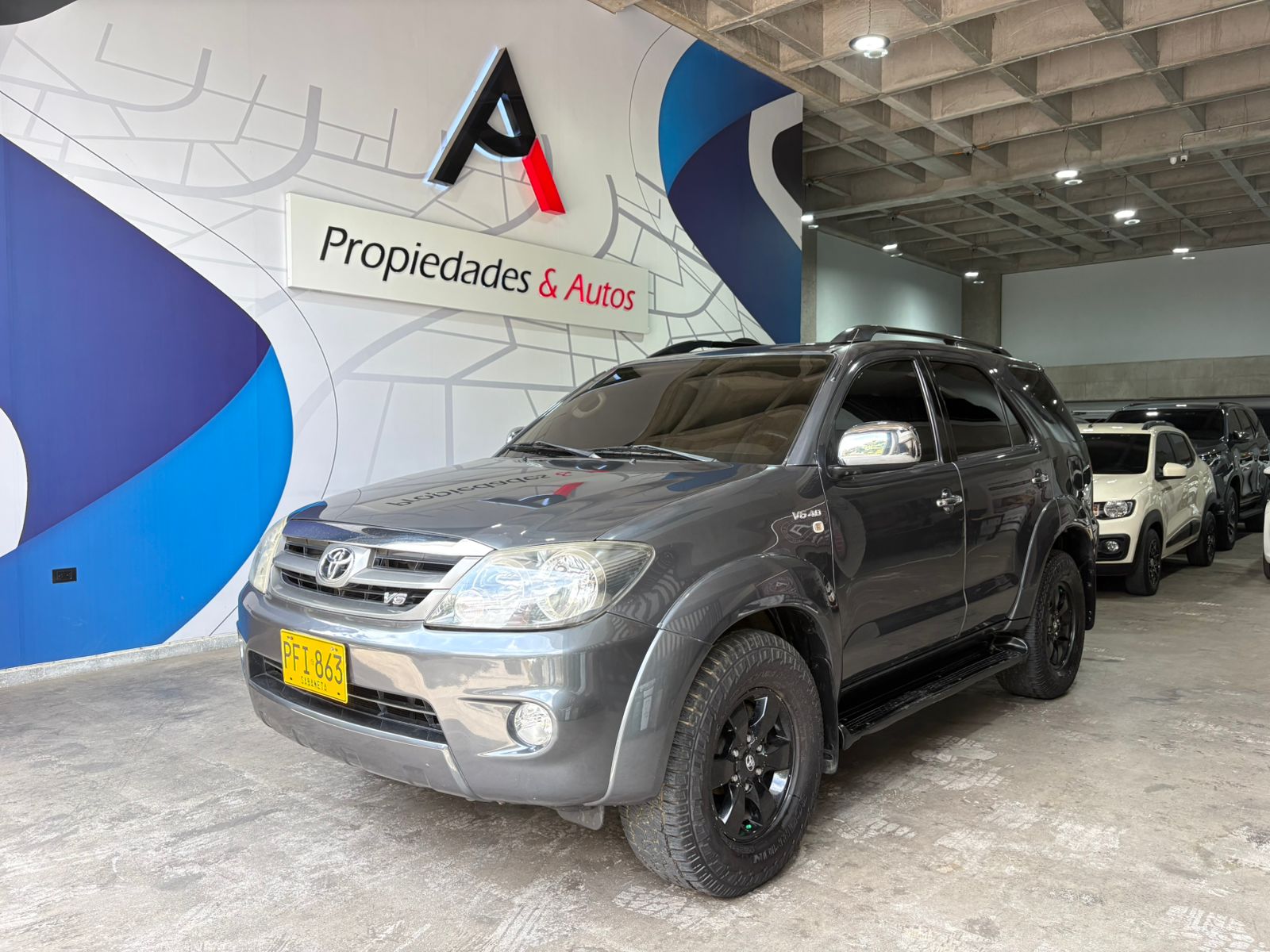 TOYOTA FORTUNER SR5 2008