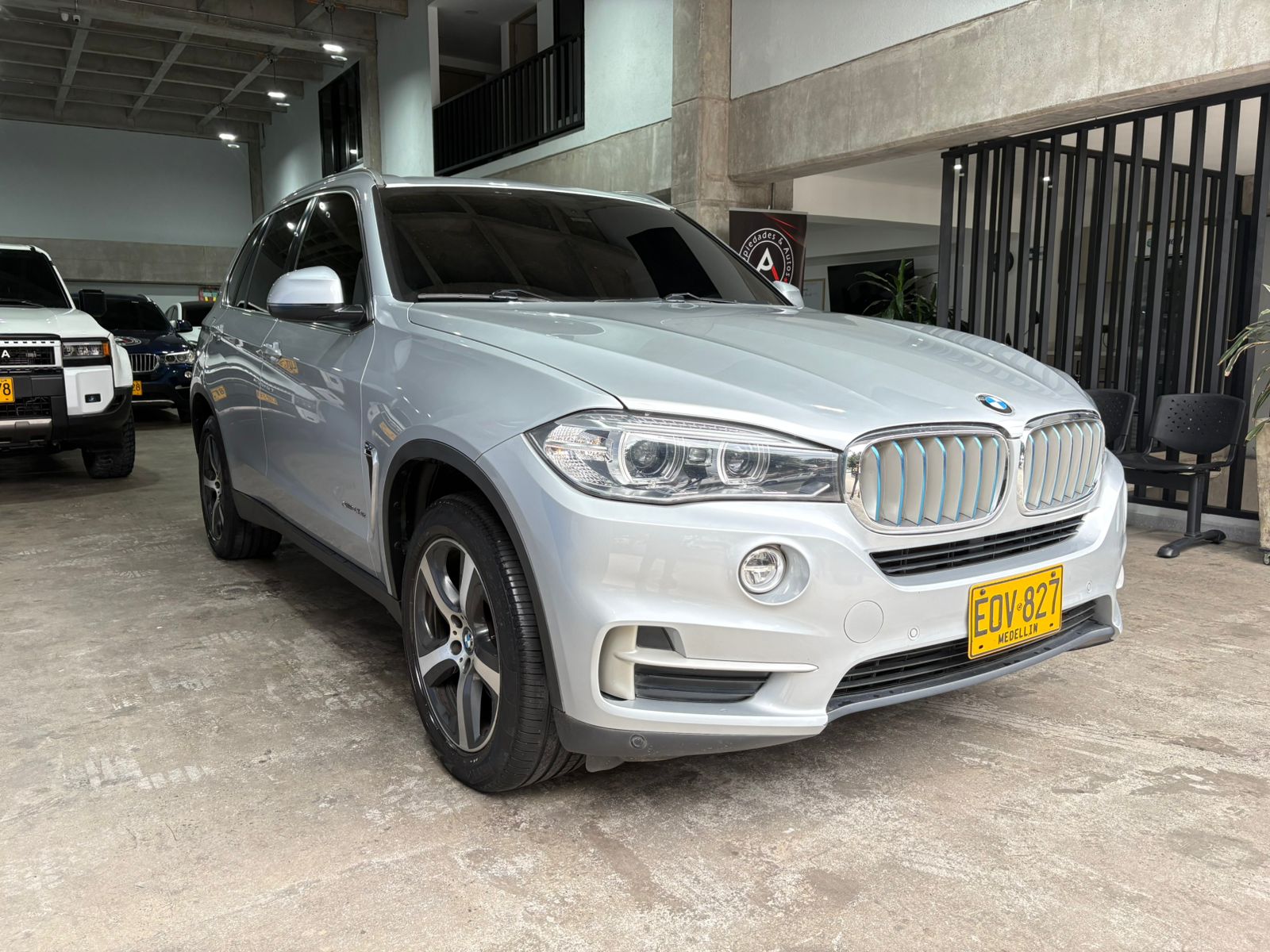 BMW X5 XDRIVE 40E 2018 - Imagen 3