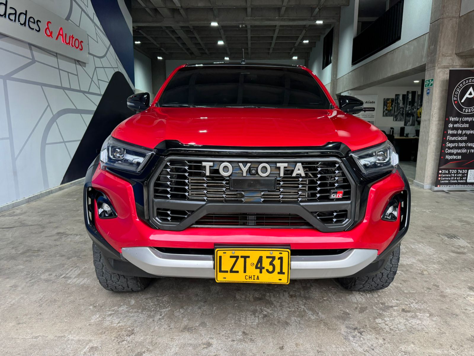 TOYOTA HILUX GR 2023 - Imagen 2