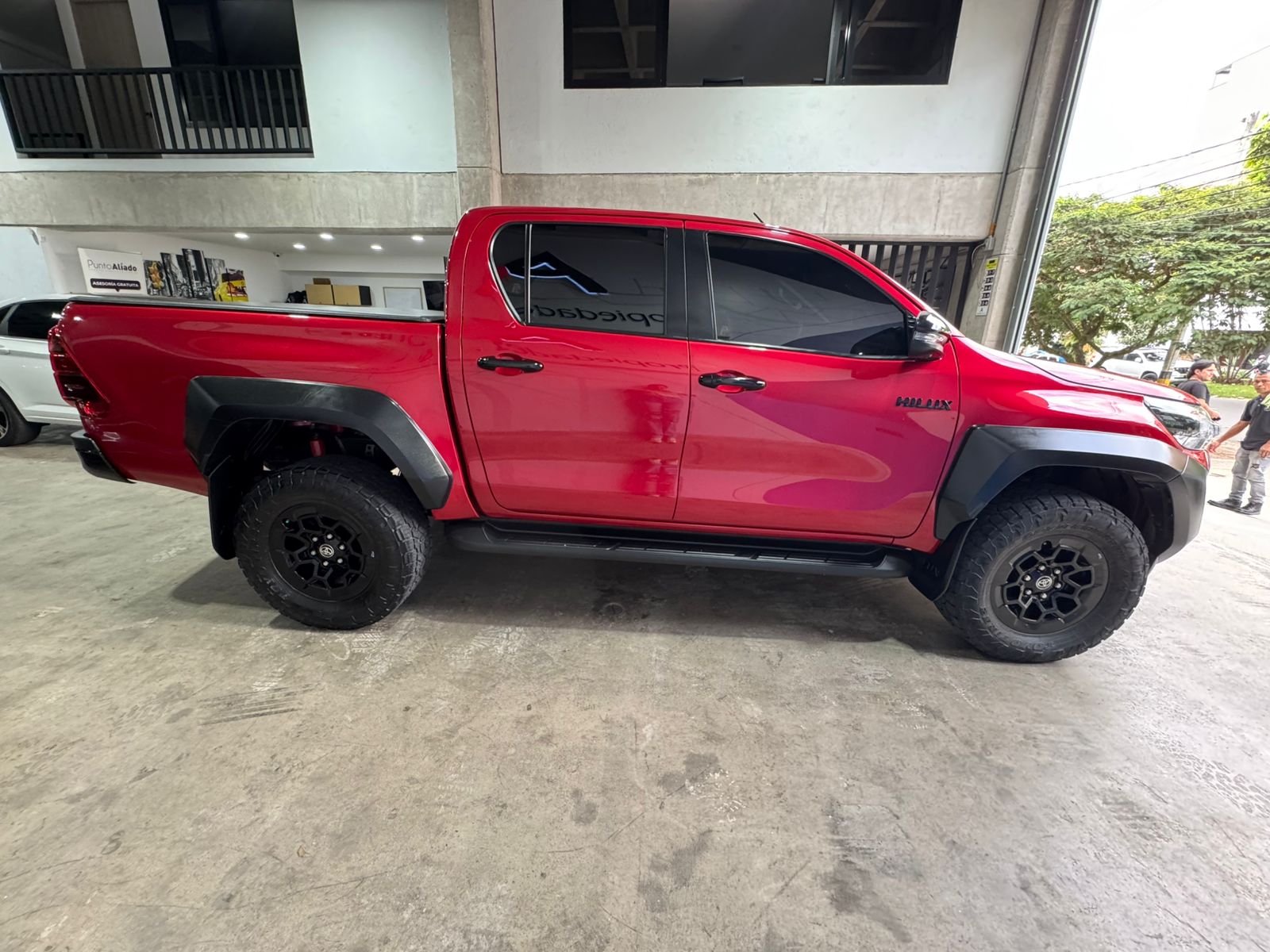 TOYOTA HILUX GR 2023 - Imagen 4