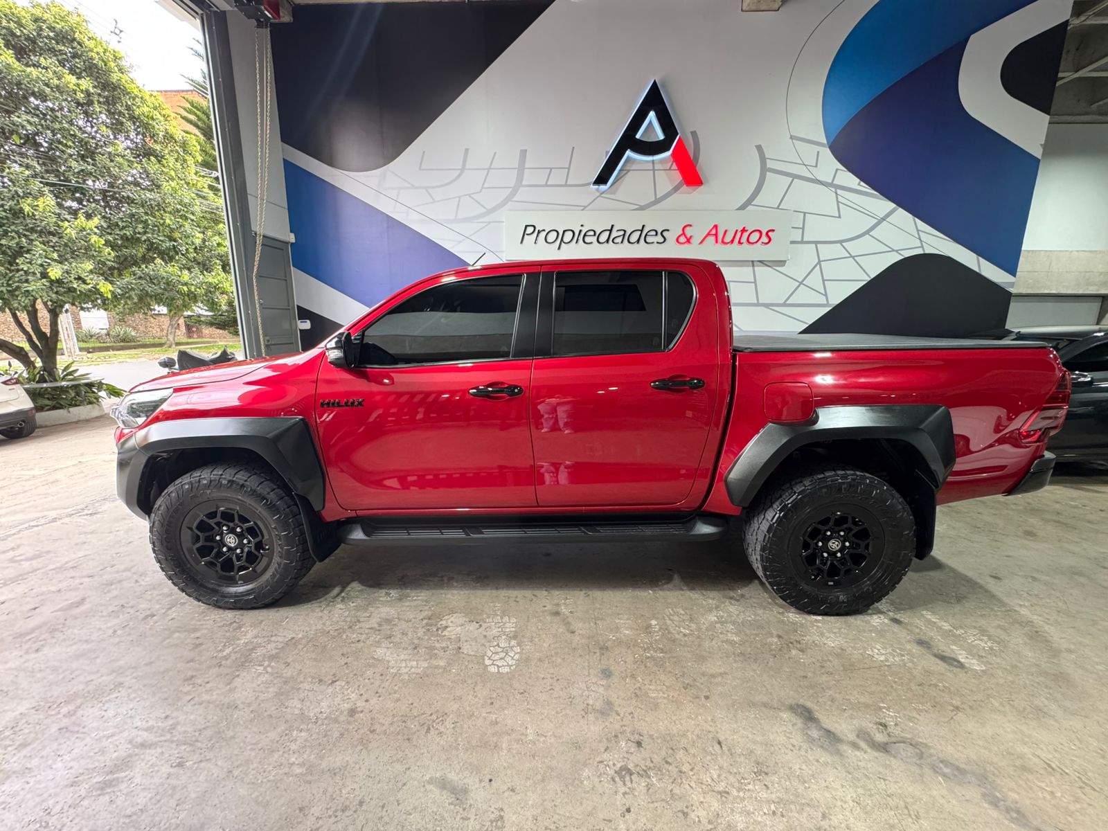TOYOTA HILUX GR 2023 - Imagen 8