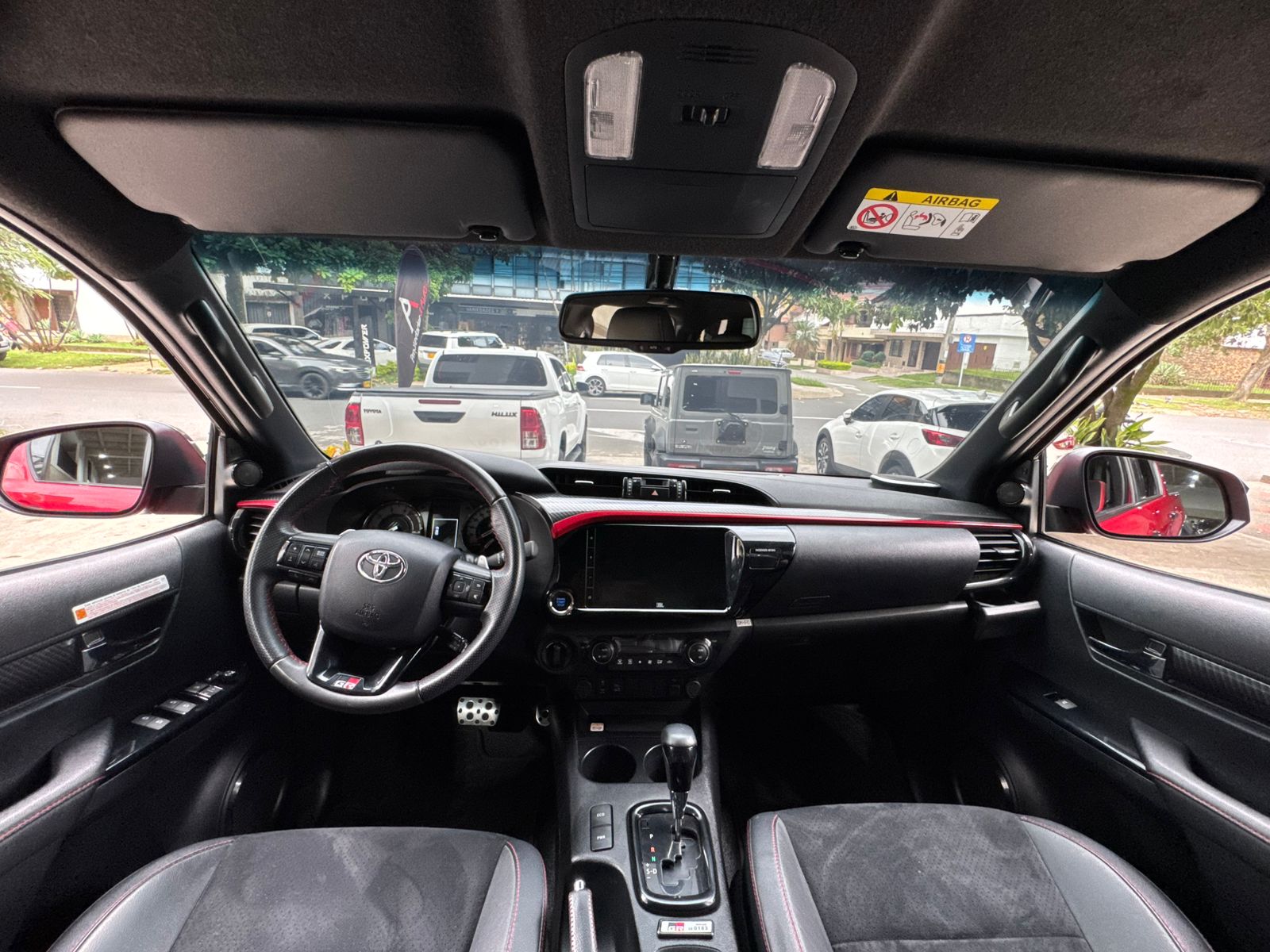 TOYOTA HILUX GR 2023 - Imagen 9