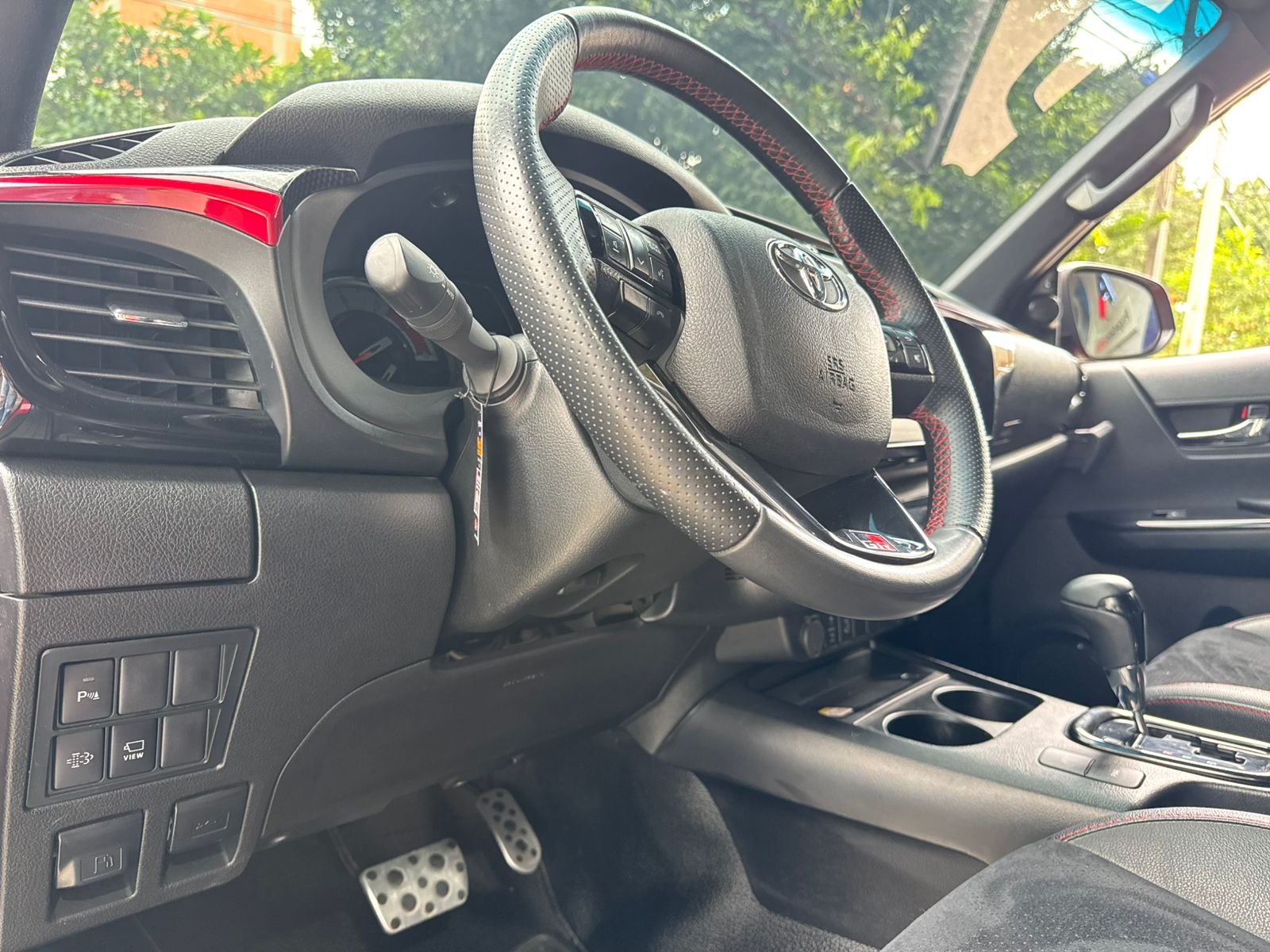 TOYOTA HILUX GR 2023 - Imagen 12