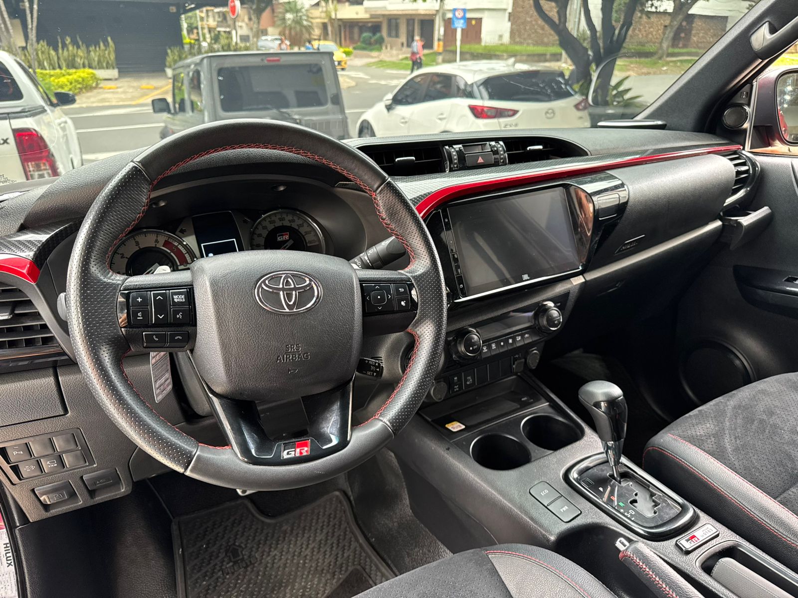 TOYOTA HILUX GR 2023 - Imagen 15