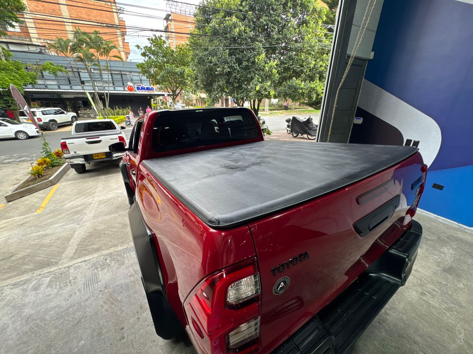TOYOTA HILUX GR 2023 - Imagen 17