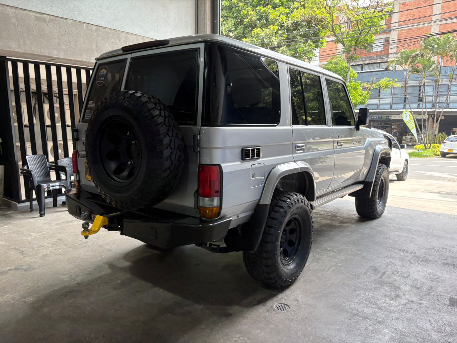 TOYOTA LAND CRUISER 70 LX V6 2013 - Imagen 5