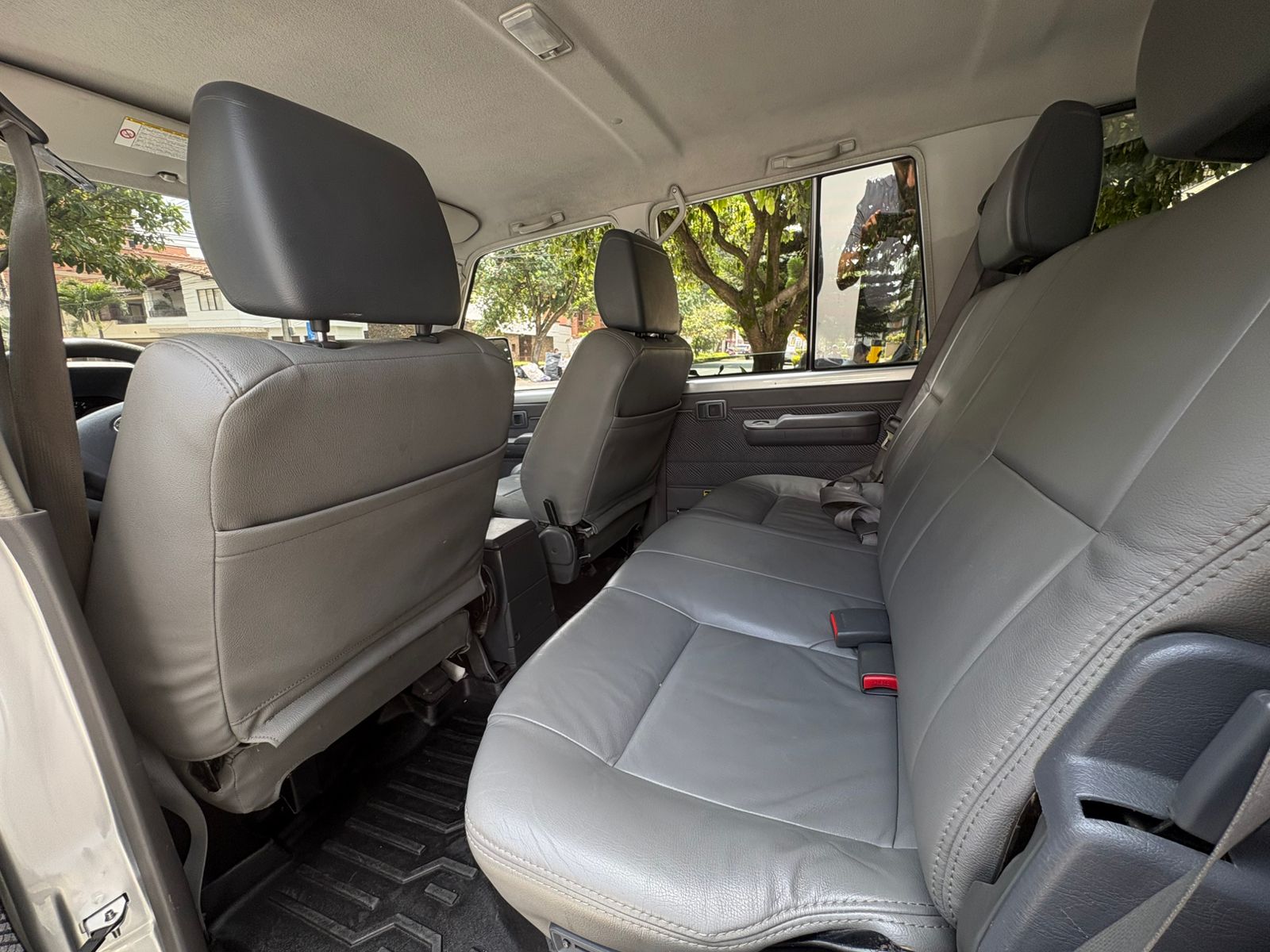 TOYOTA LAND CRUISER 70 LX V6 2013 - Imagen 14