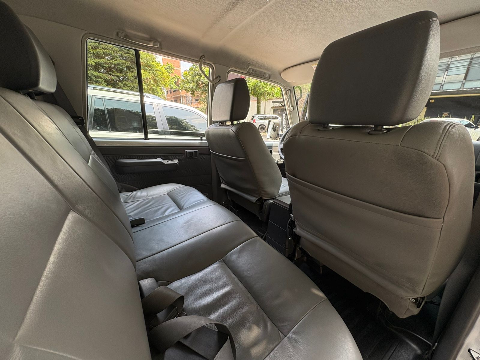 TOYOTA LAND CRUISER 70 LX V6 2013 - Imagen 18