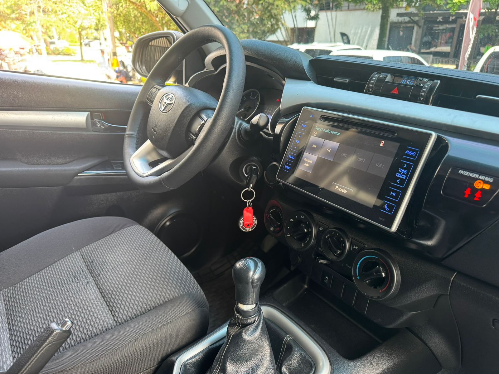 TOYOTA HILUX 2019 - Imagen 18