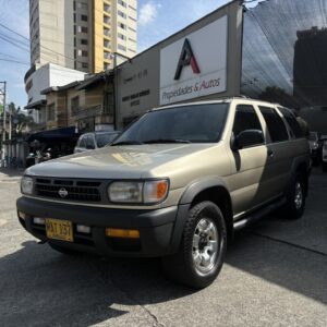 NISSAN PATHFINDER SE 1998
