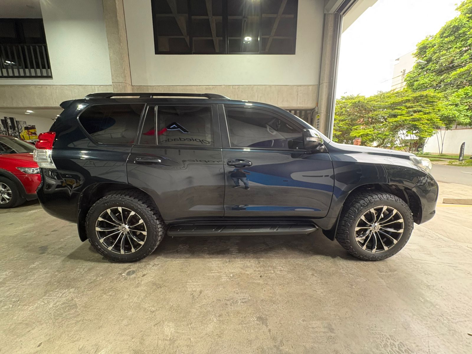 TOYOTA PRADO TXL BLINDADA 2013 - Imagen 4