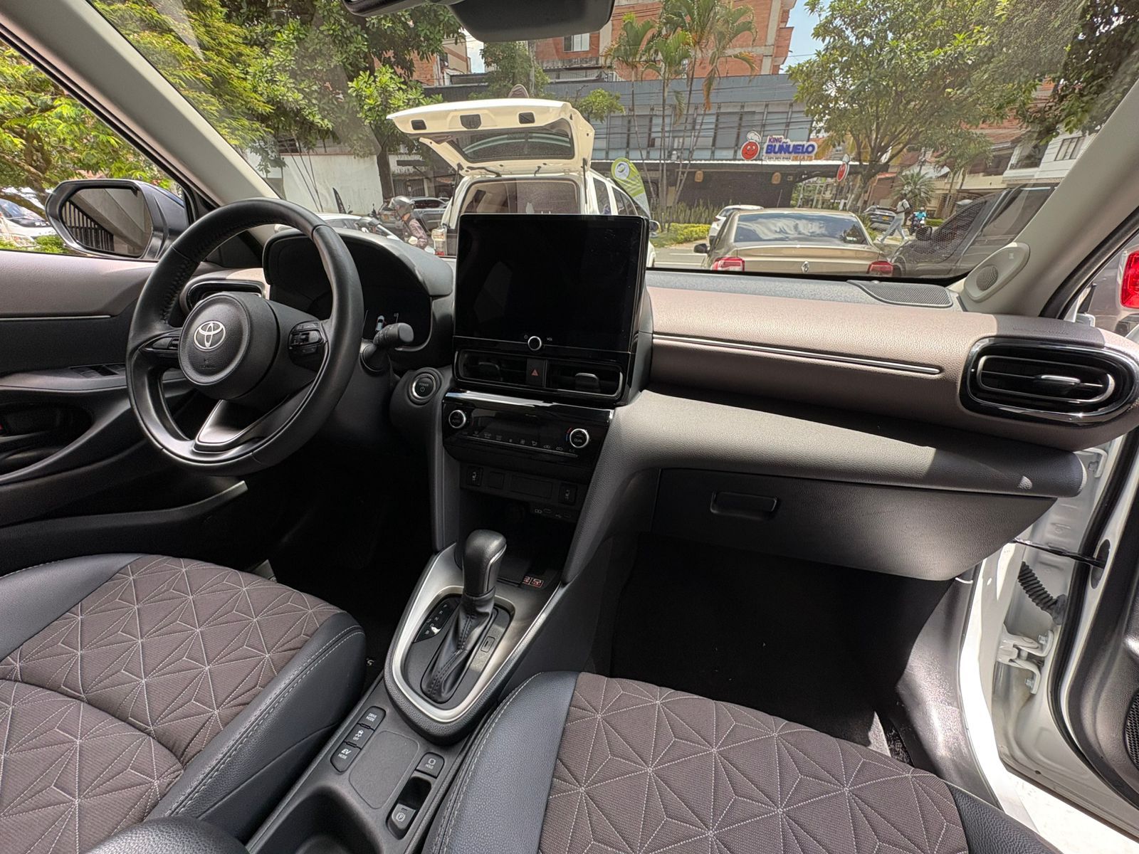 TOYOTA YARIS CROSS XLS 2025 - Imagen 21