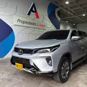 TOYOTA FORTUNER SRV 2026