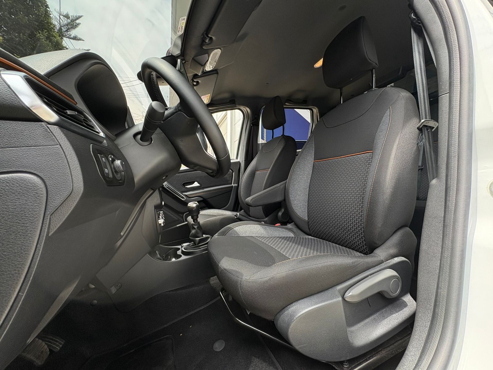 RENAULT DUSTER OROCH INTENS 2026 - Imagen 12