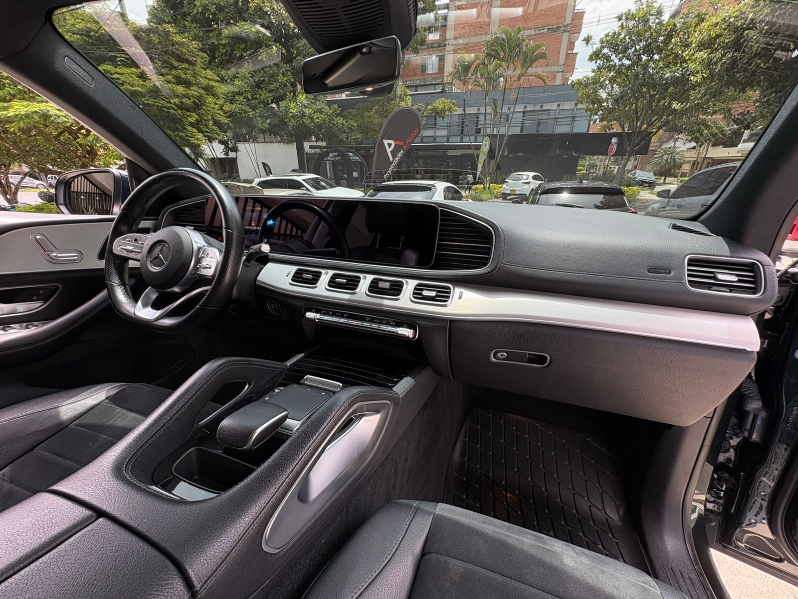 MERCEDES BENZ GLE 450 4MATIC COUPE AMG LINE - Imagen 22