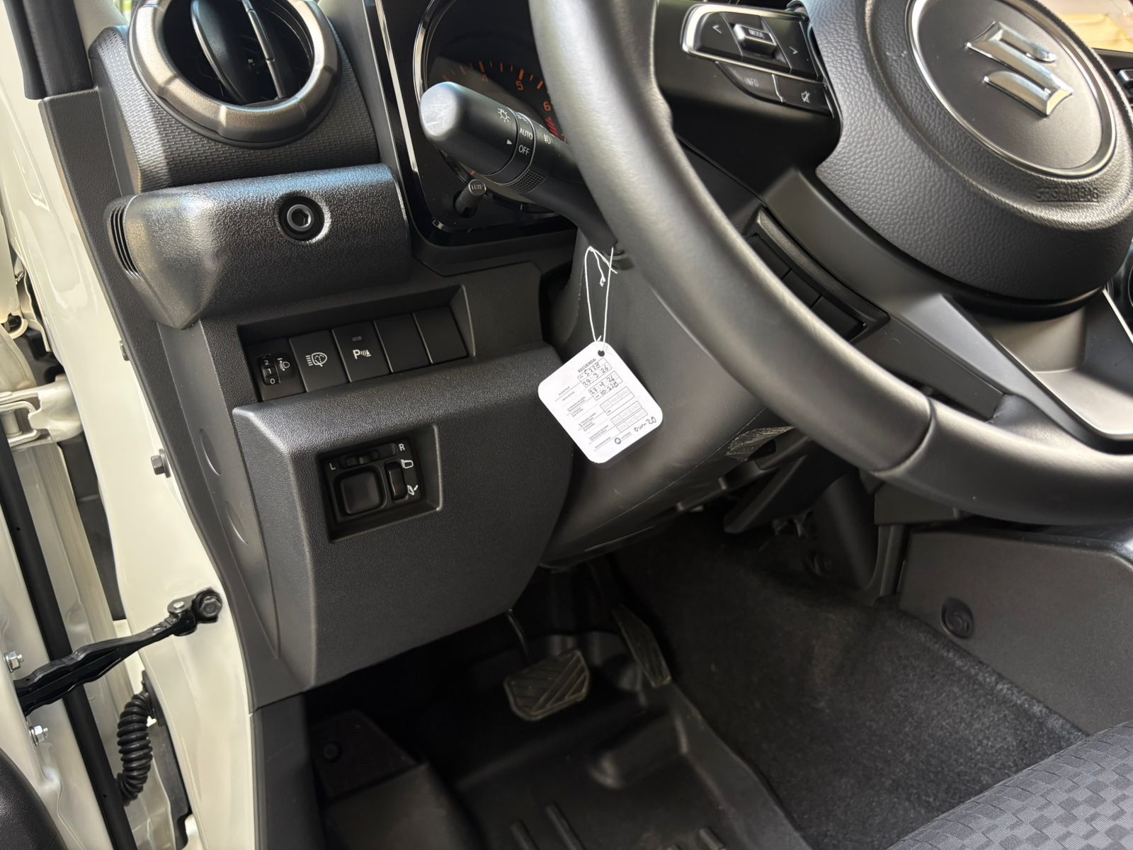 SUZUKI JIMNY ALL GRIP 2026 - Imagen 11