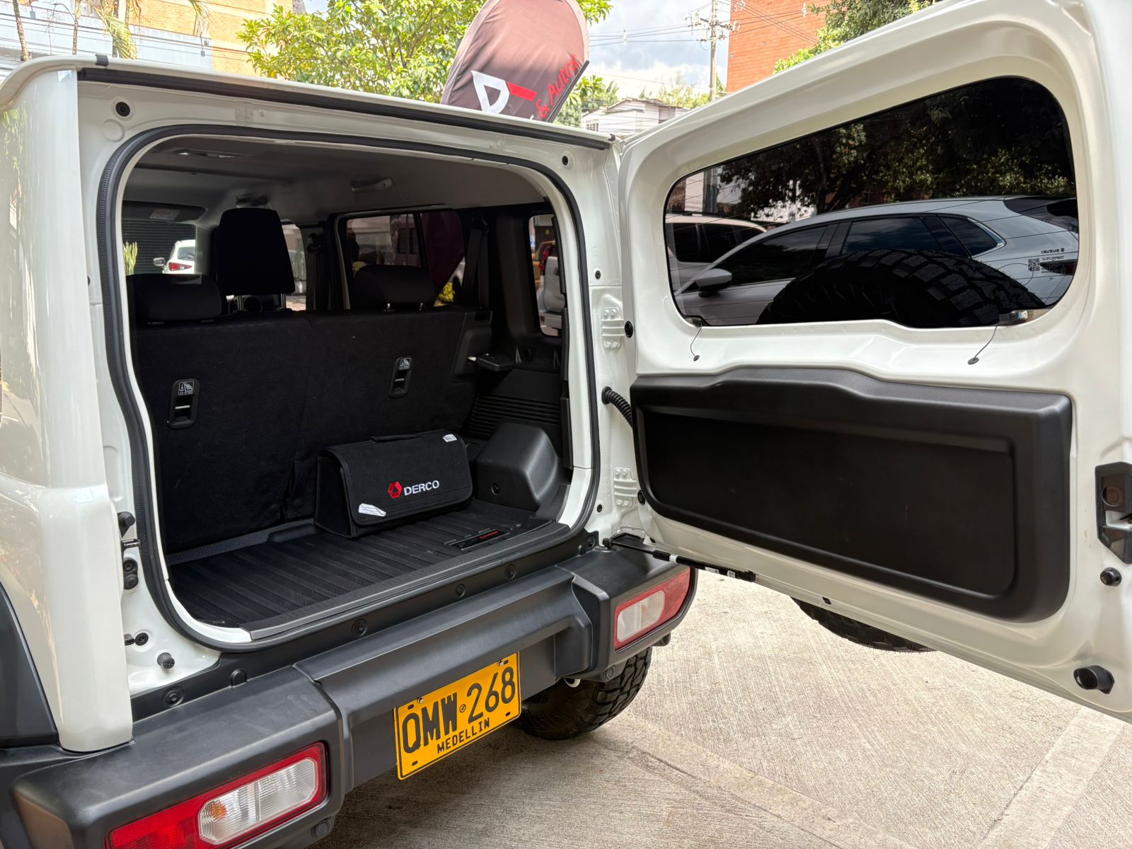 SUZUKI JIMNY ALL GRIP 2026 - Imagen 18