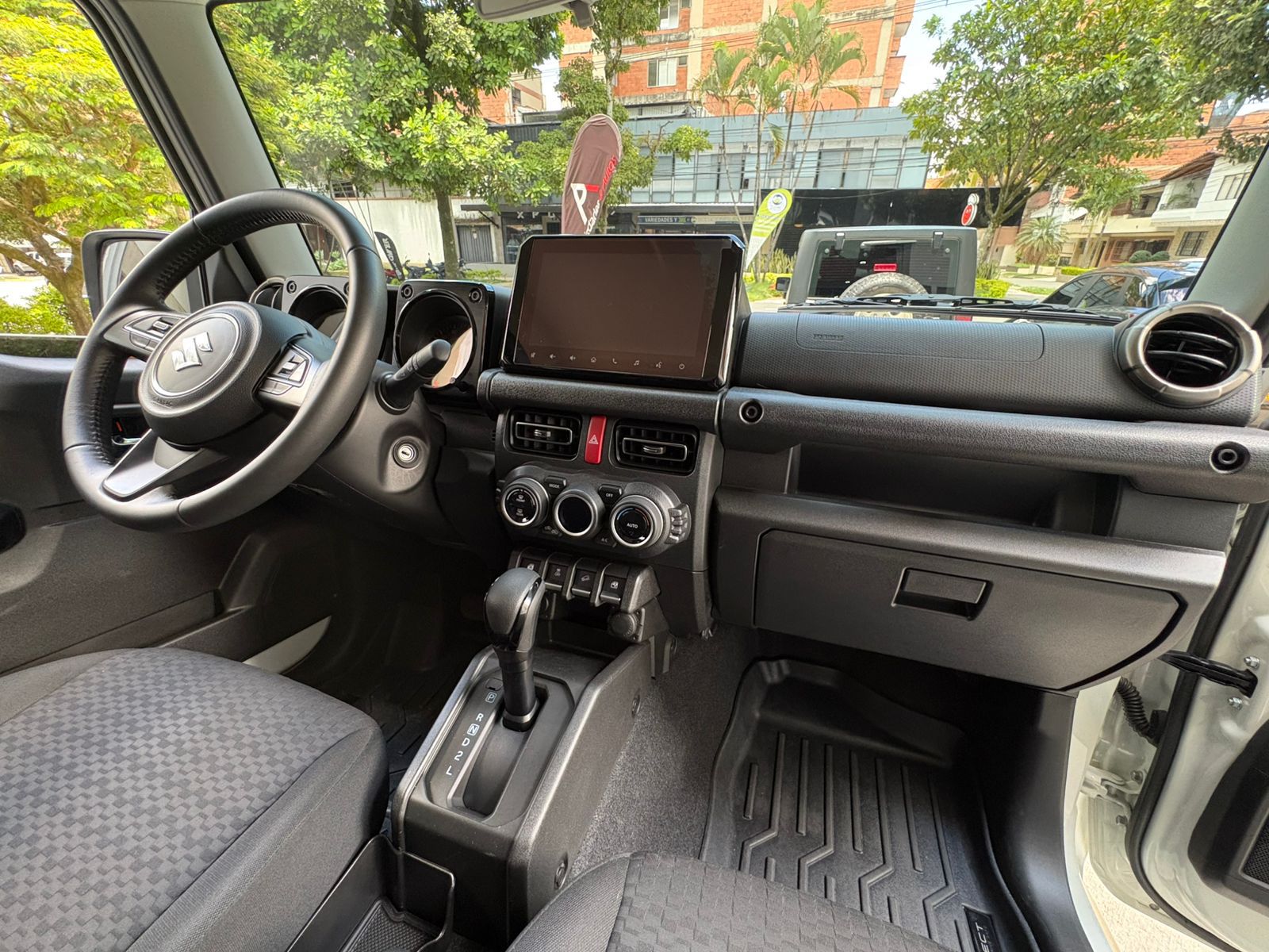 SUZUKI JIMNY ALL GRIP 2026 - Imagen 21