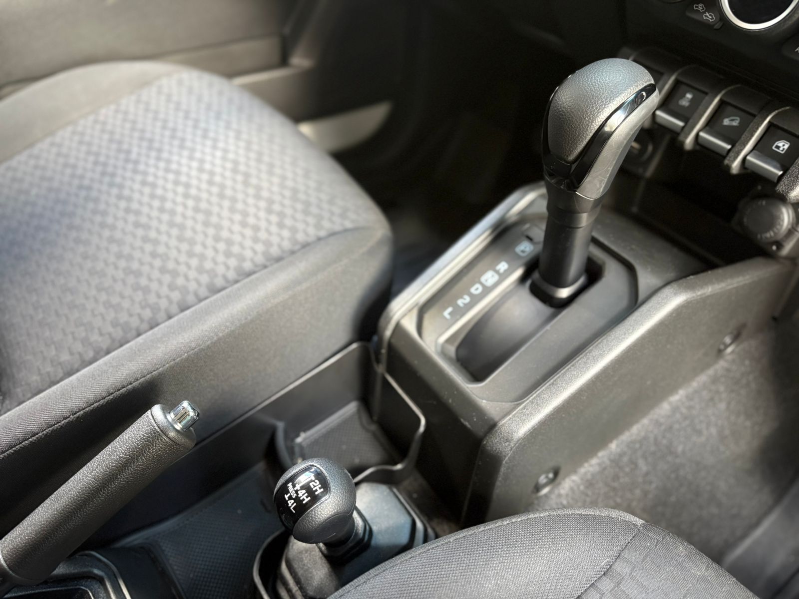 SUZUKI JIMNY ALL GRIP 2026 - Imagen 23