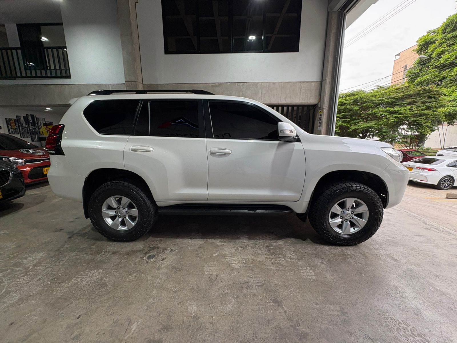 TOYOTA PRADO TXL BLINDADA 2022 - Imagen 4