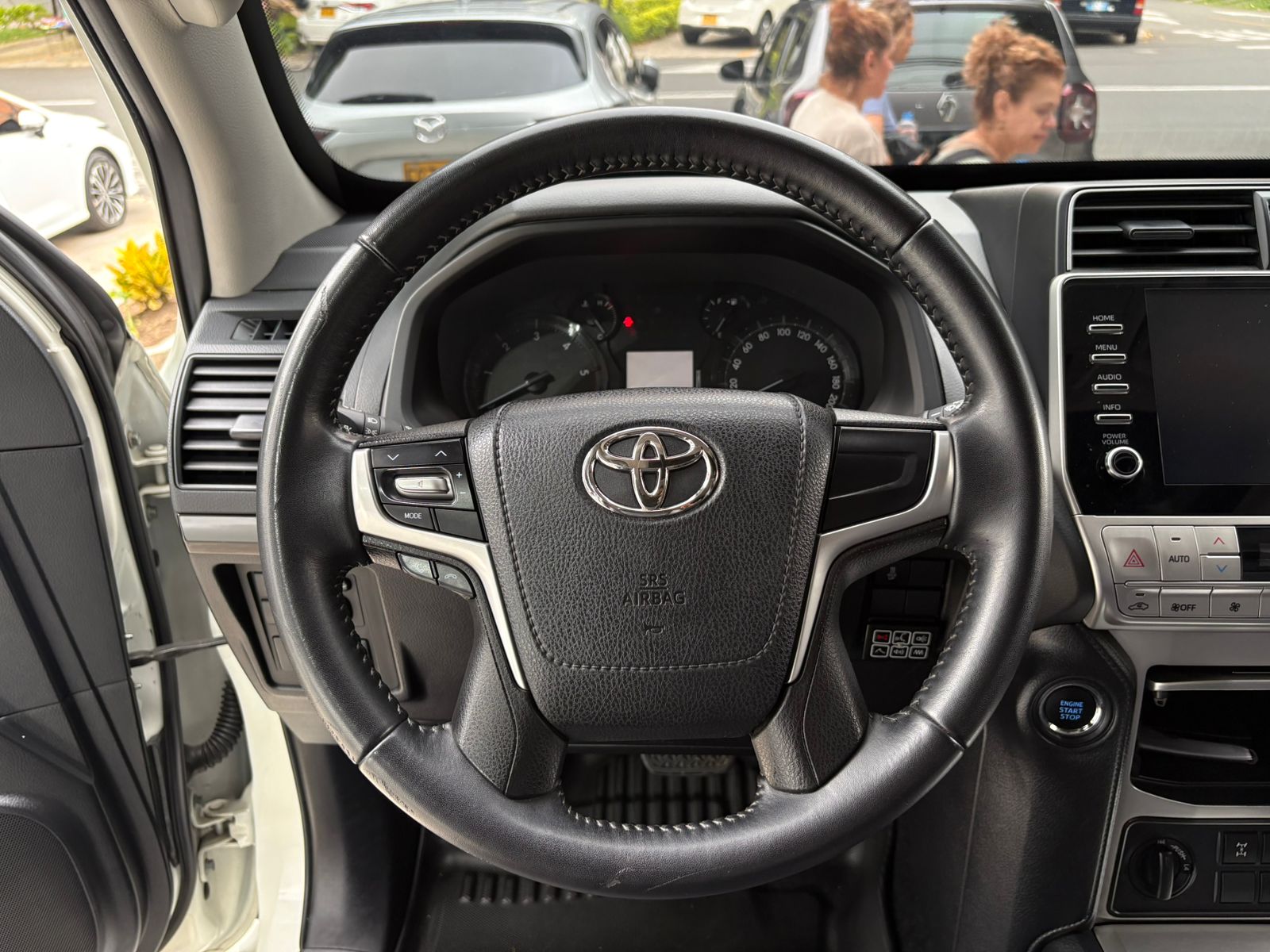 TOYOTA PRADO TXL BLINDADA 2022 - Imagen 11