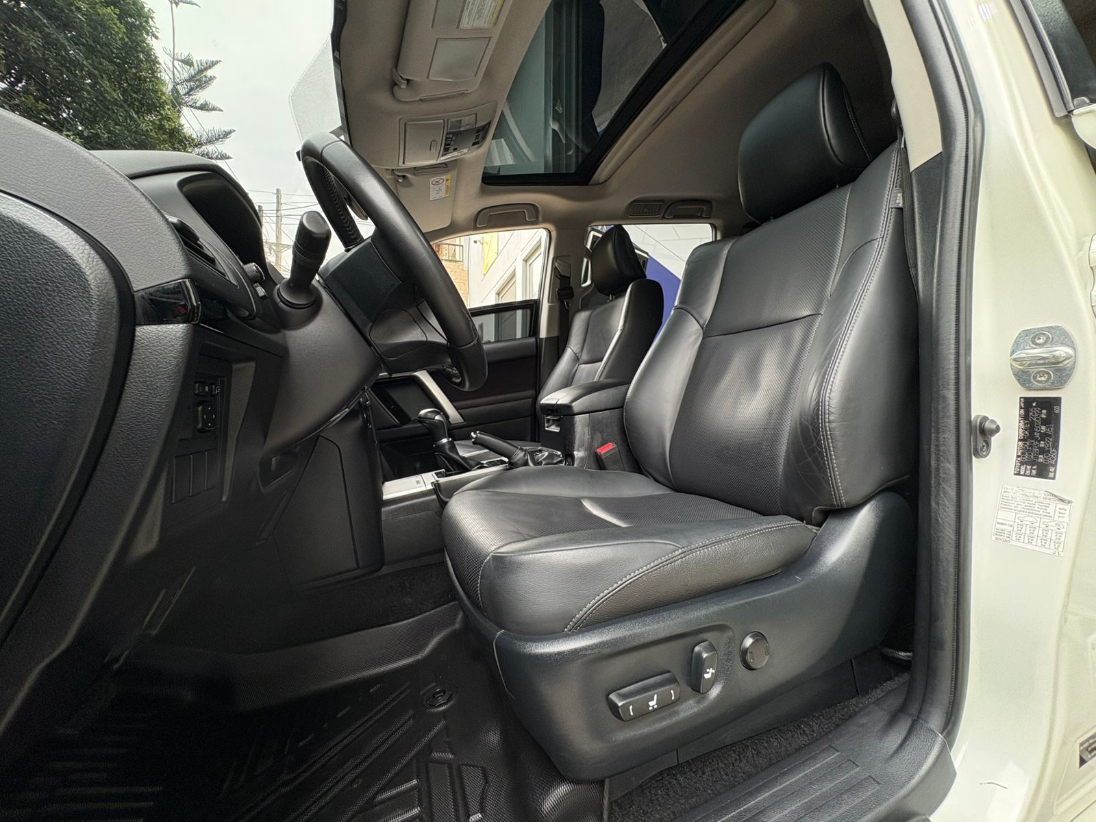 TOYOTA PRADO TXL BLINDADA 2022 - Imagen 12