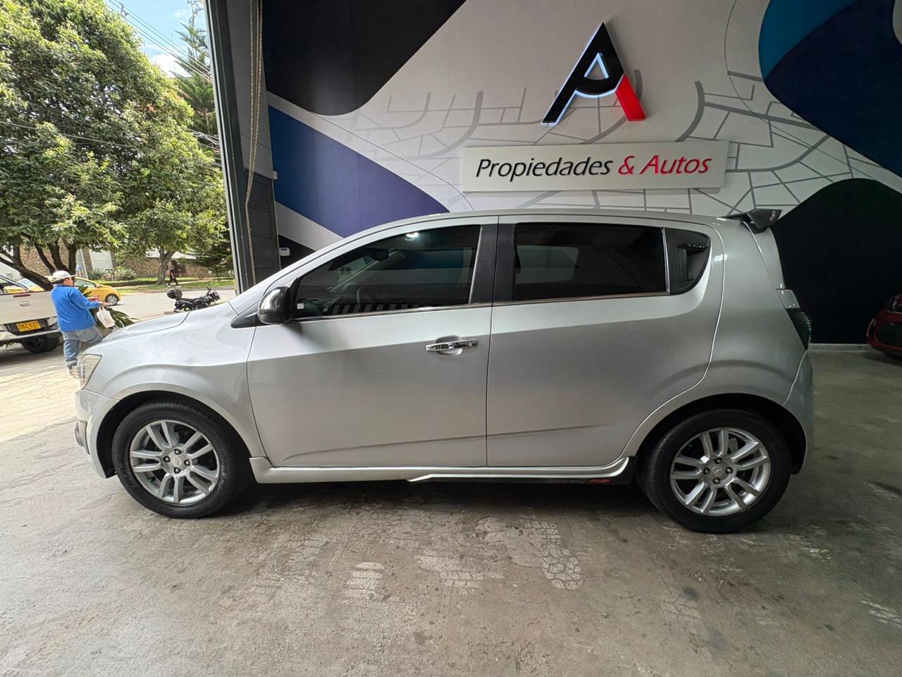 CHEVROLET SONIC LT 2015 - Imagen 8