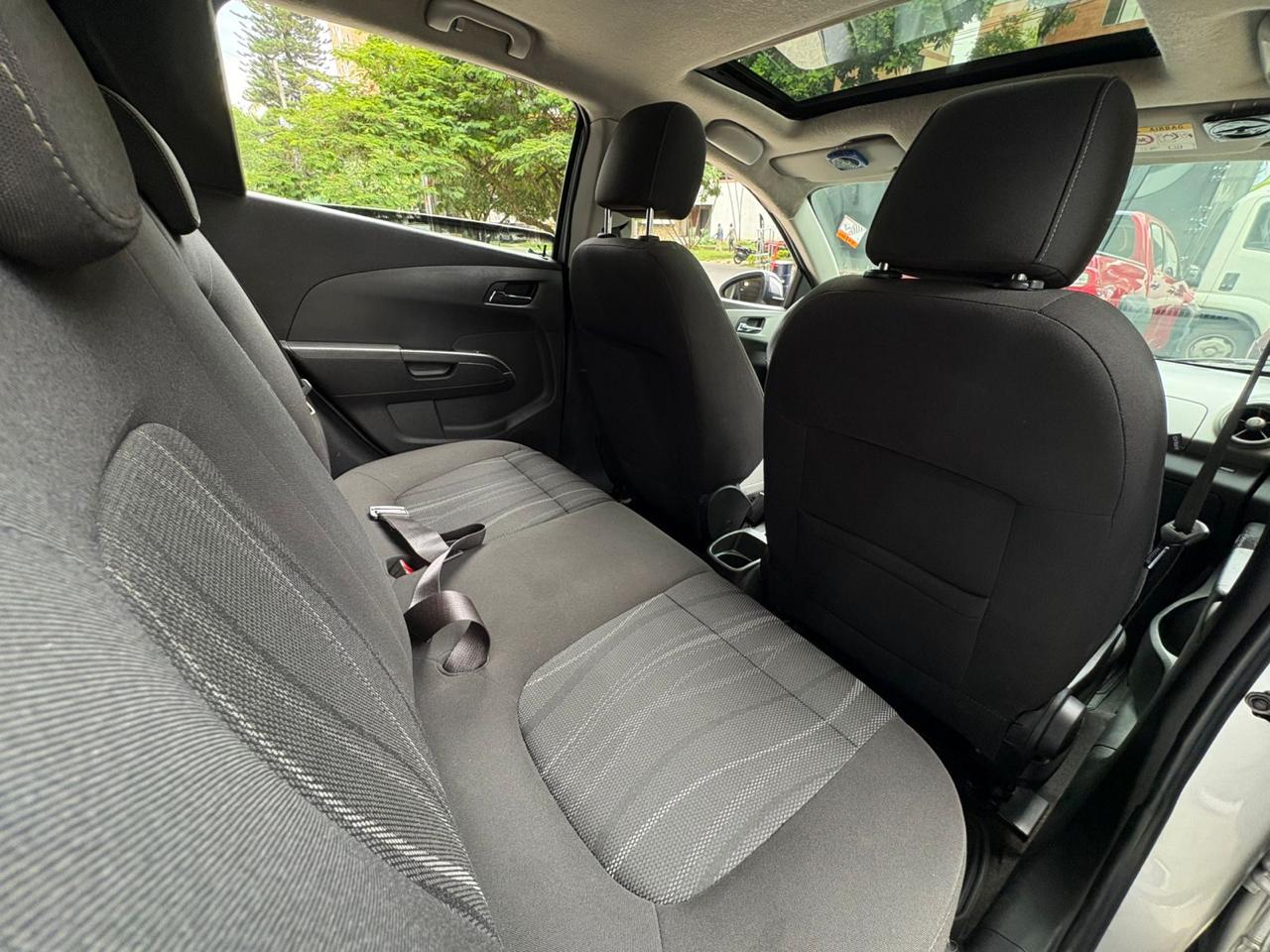 CHEVROLET SONIC LT 2015 - Imagen 18