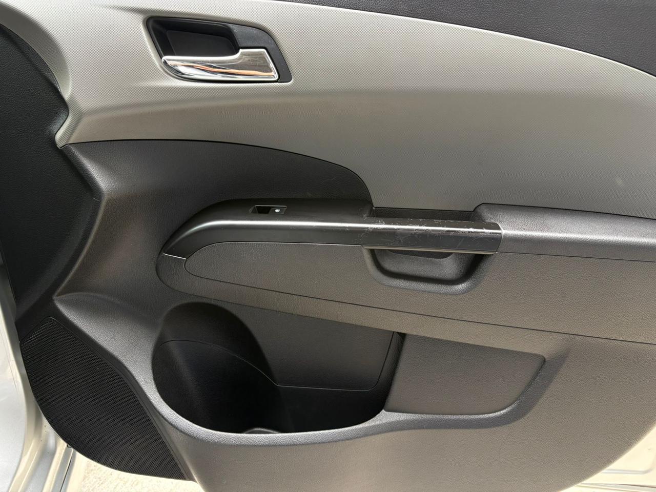 CHEVROLET SONIC LT 2015 - Imagen 24