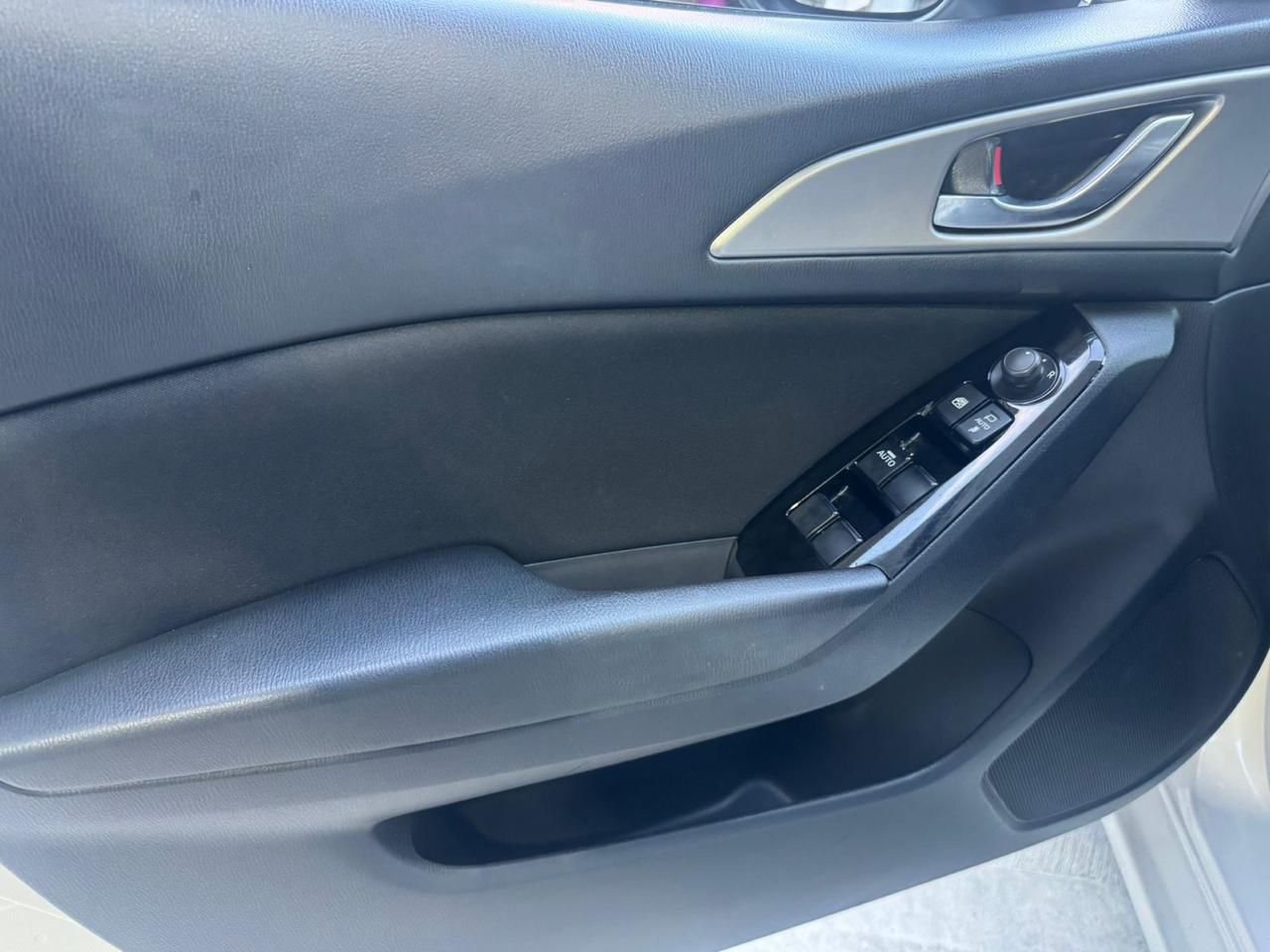 MAZDA 3 TOURING 2018 - Imagen 10