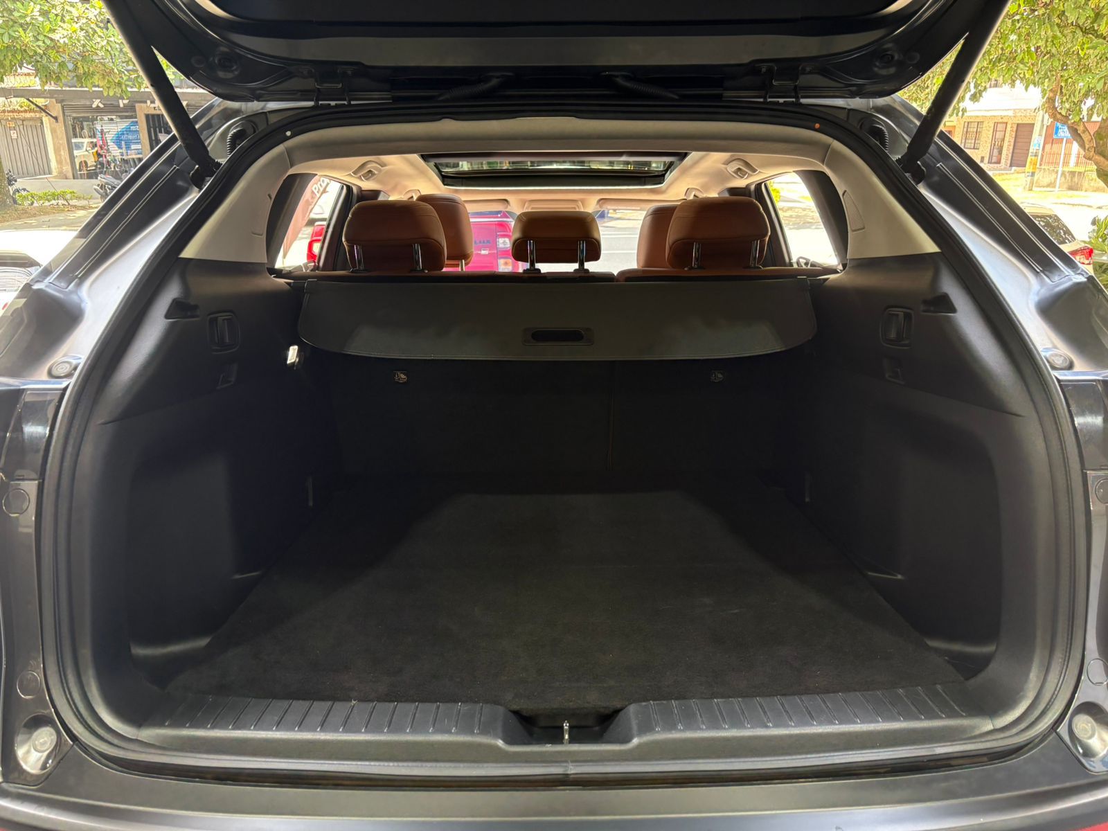 MAZDA CX50 GRAND TOURING LX 2024 - Imagen 17