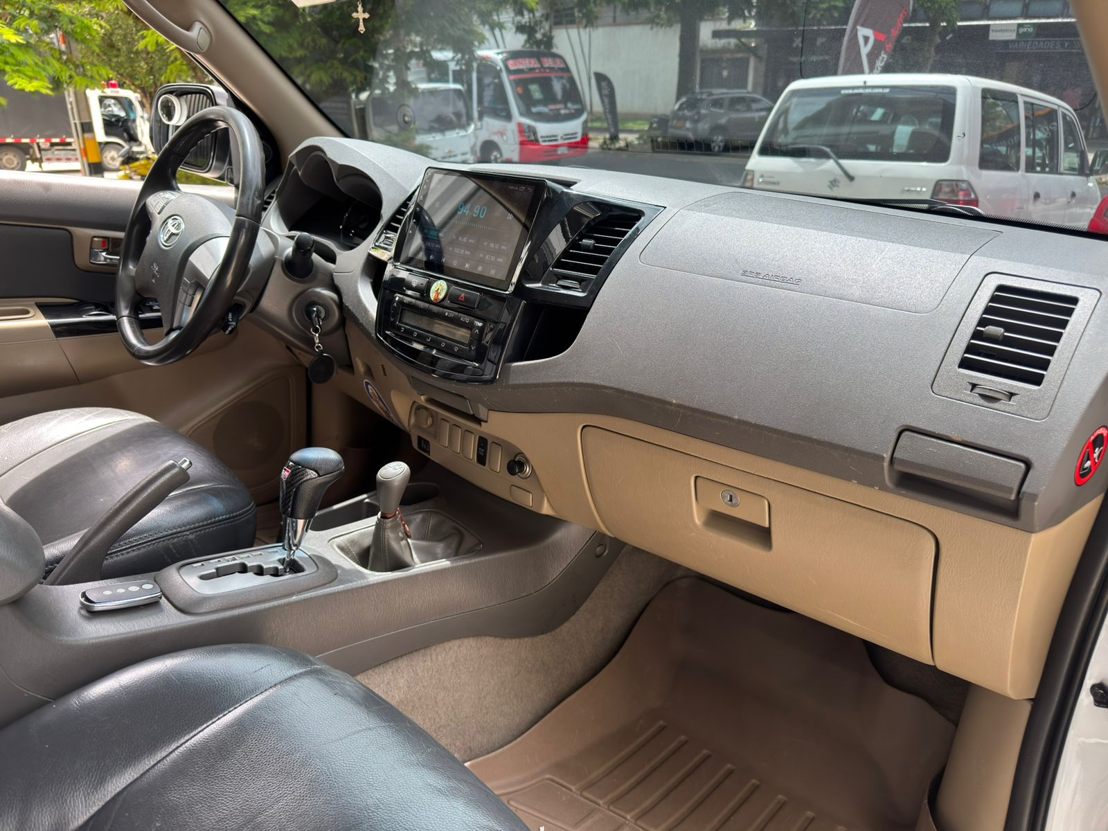 TOYOTA FORTUNER SRV 2014 - Imagen 20