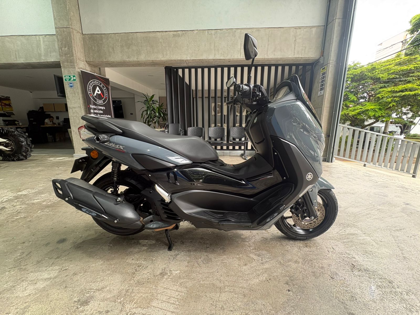 YAMAHA NMAX CONNECTED 2025 - Imagen 4