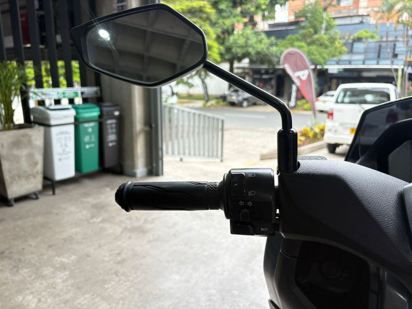 YAMAHA NMAX CONNECTED 2025 - Imagen 14