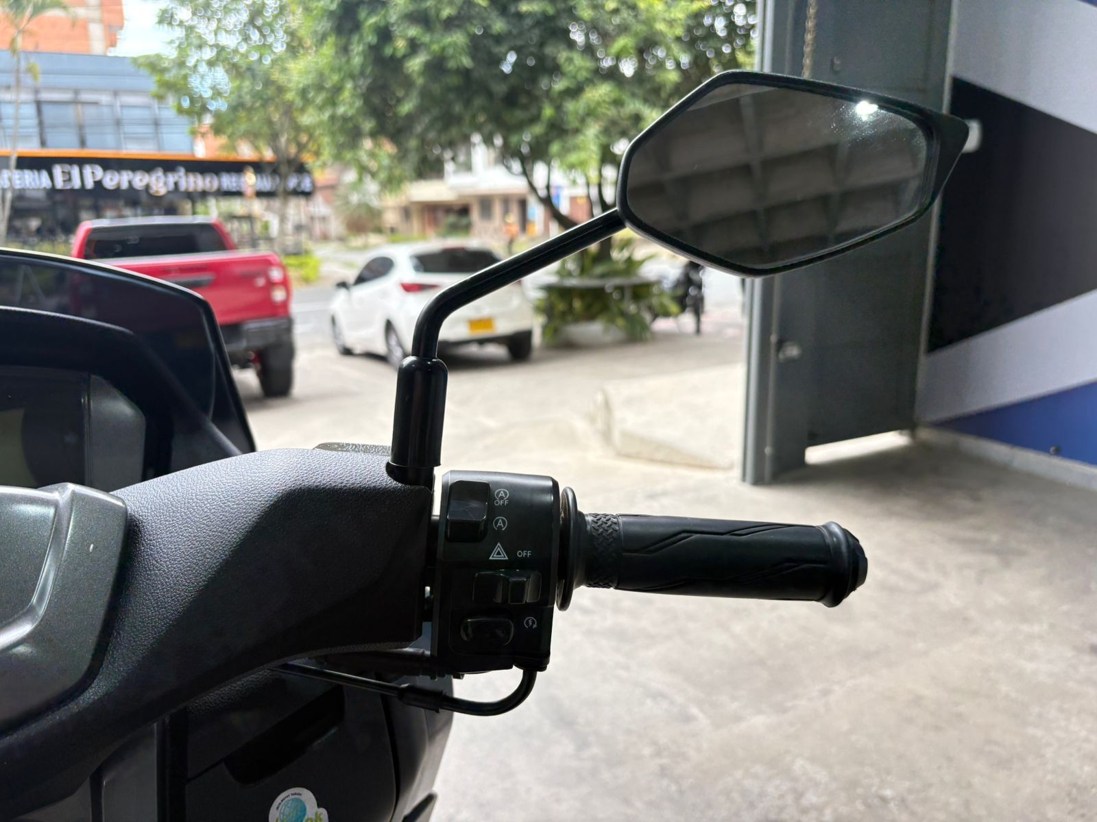 YAMAHA NMAX CONNECTED 2025 - Imagen 16