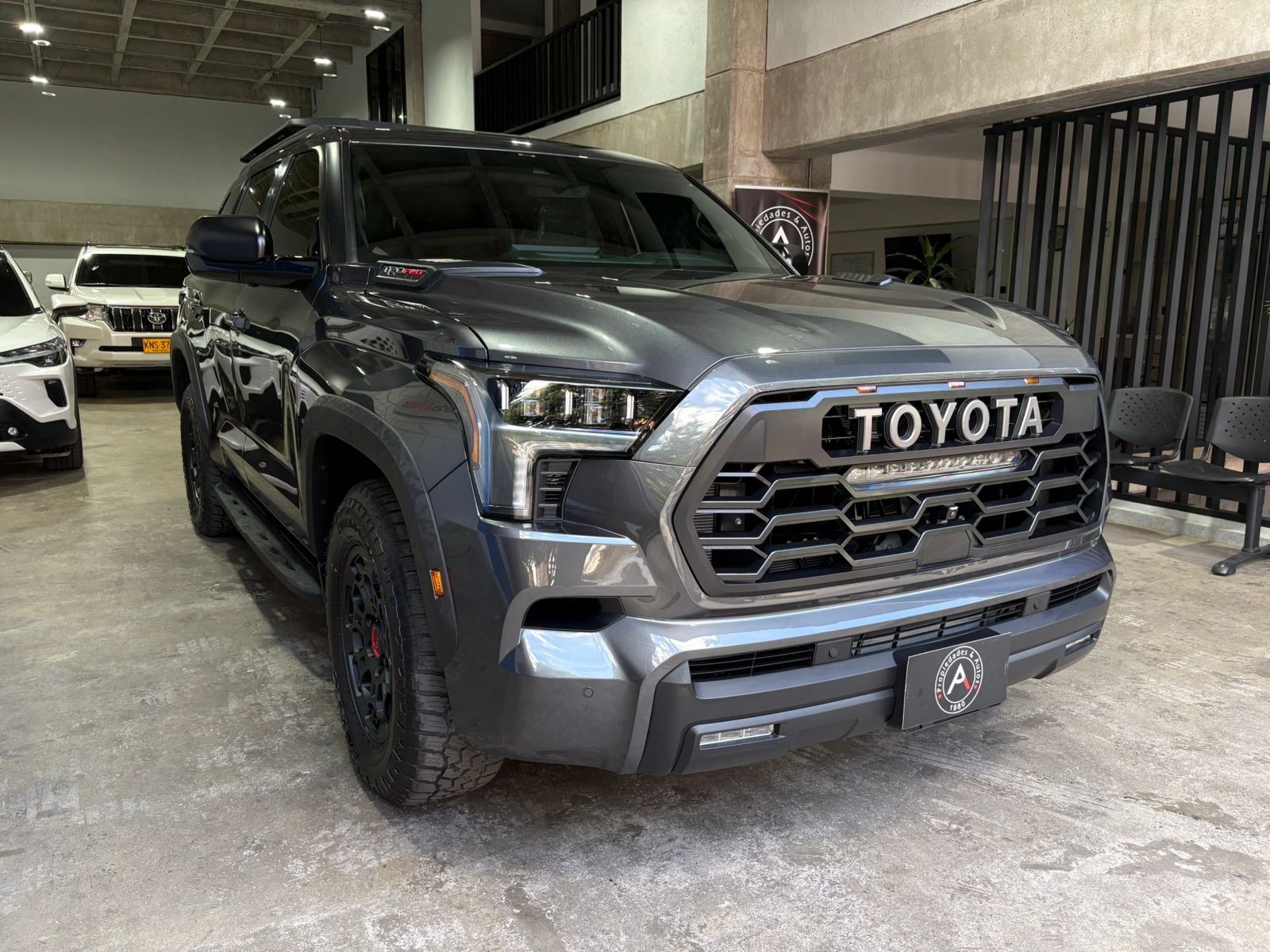 TOYOTA SEQUOIA TRD PRO - Imagen 3