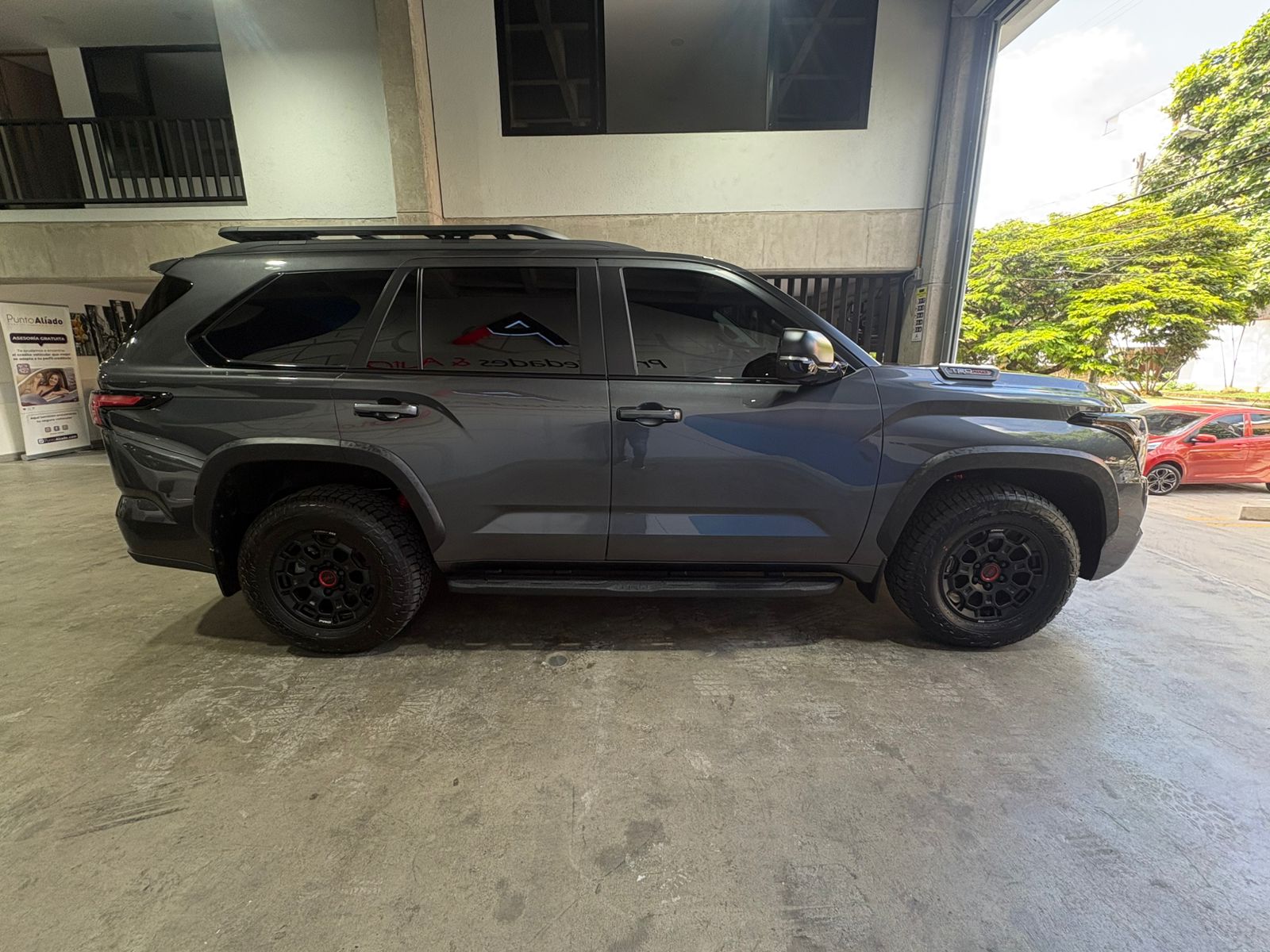 TOYOTA SEQUOIA TRD PRO - Imagen 4