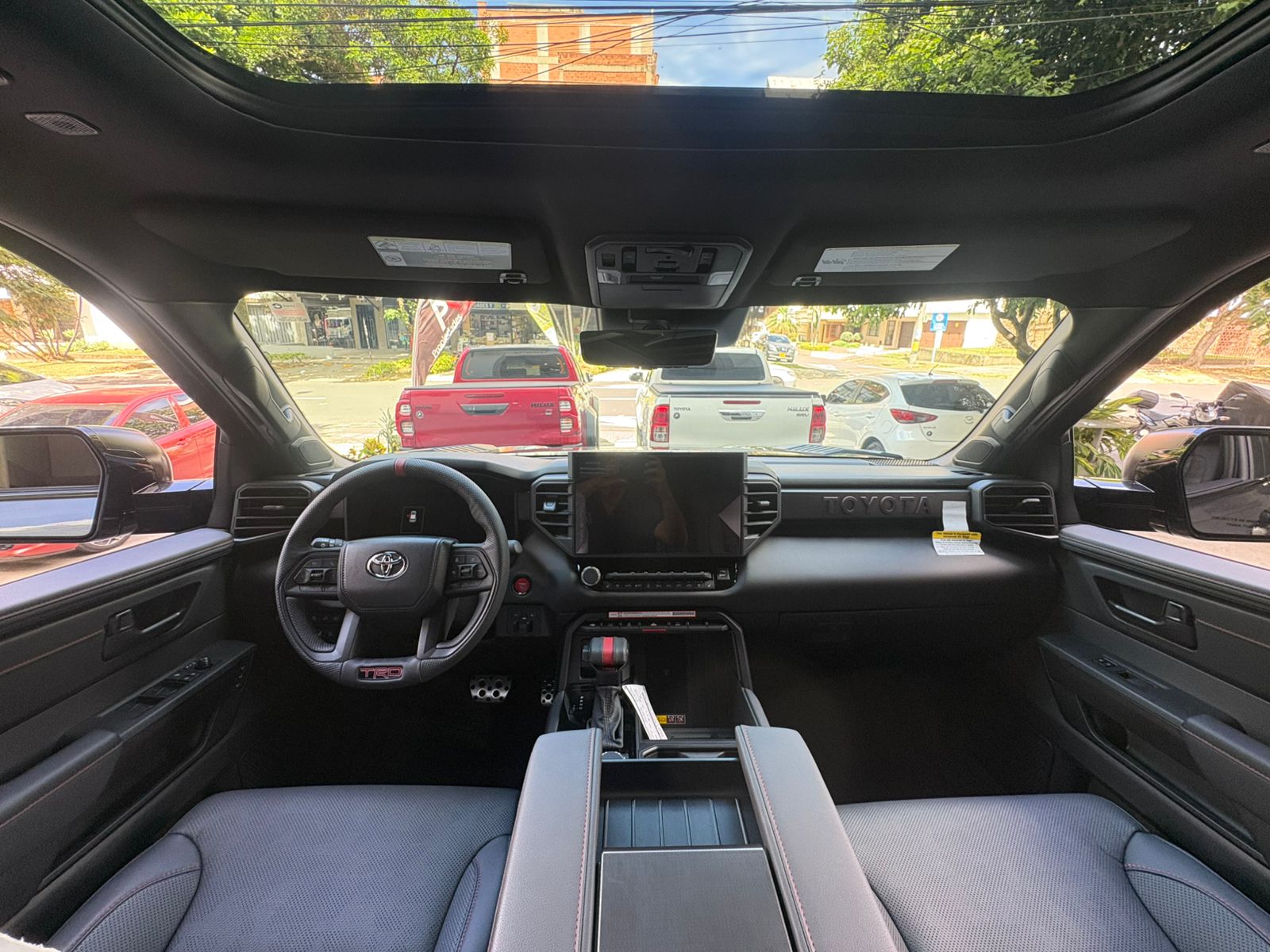TOYOTA SEQUOIA TRD PRO - Imagen 9