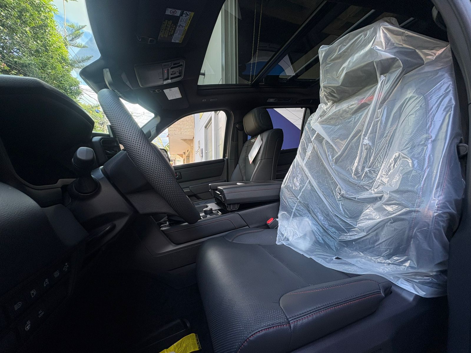 TOYOTA SEQUOIA TRD PRO - Imagen 13