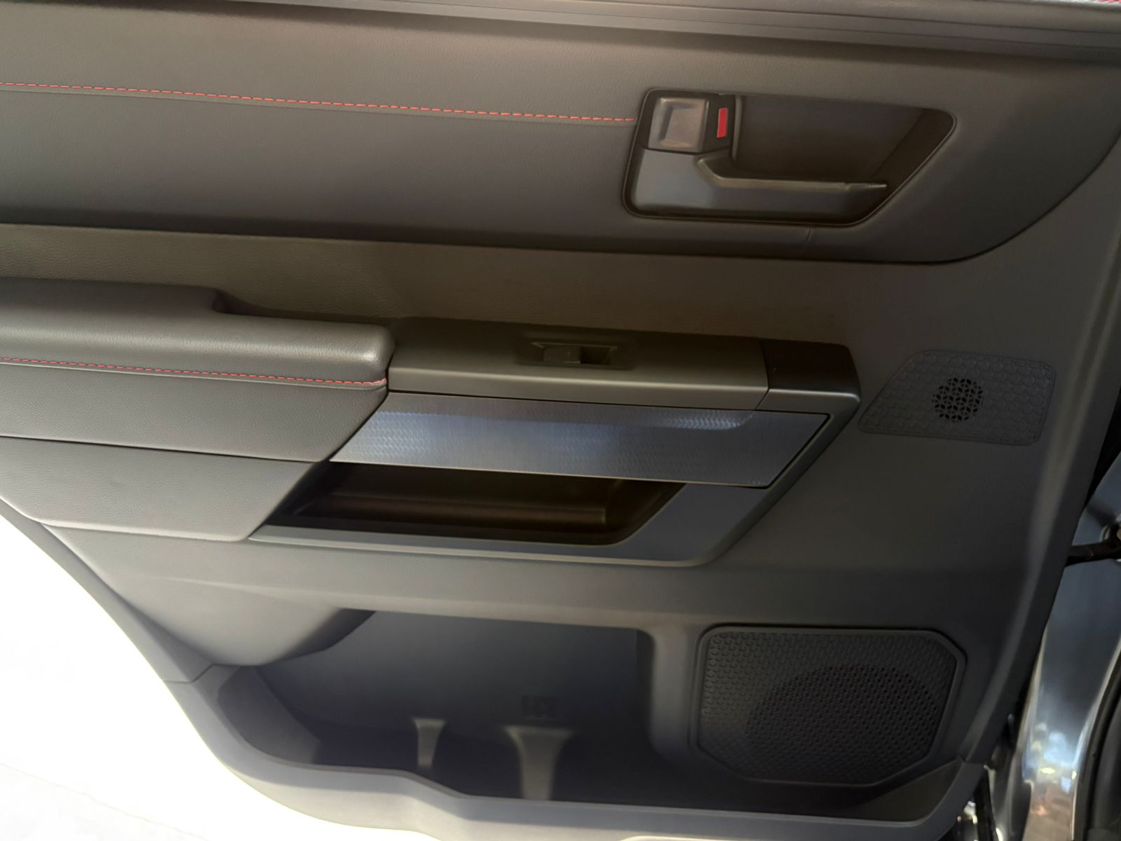 TOYOTA SEQUOIA TRD PRO - Imagen 17