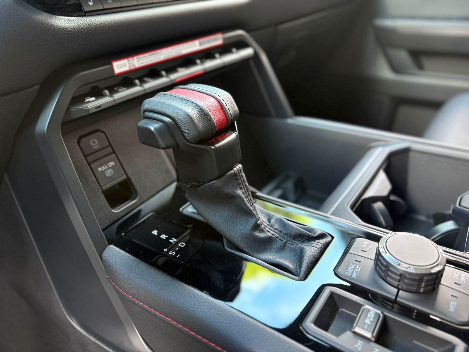 TOYOTA SEQUOIA TRD PRO - Imagen 25