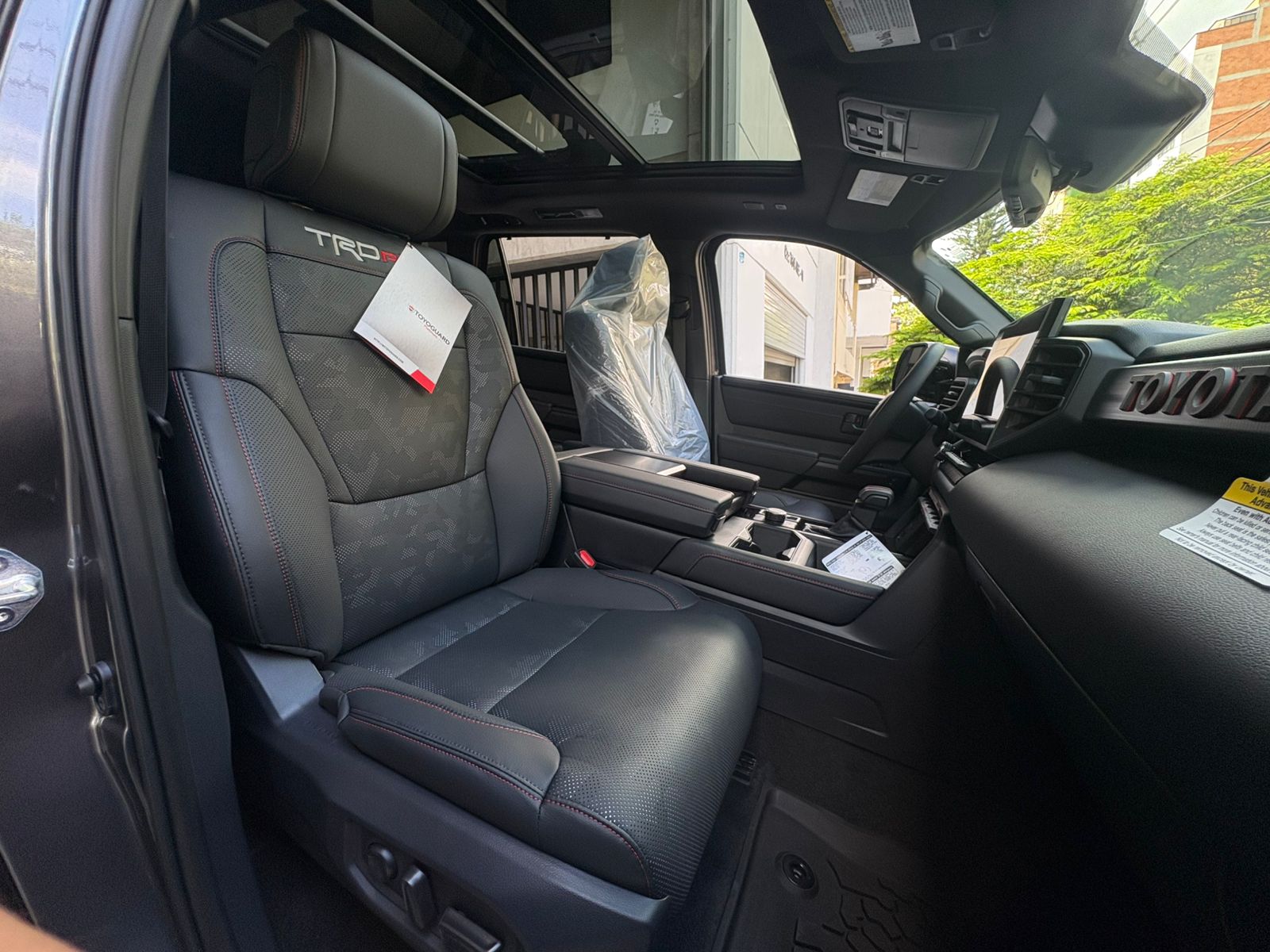 TOYOTA SEQUOIA TRD PRO - Imagen 27