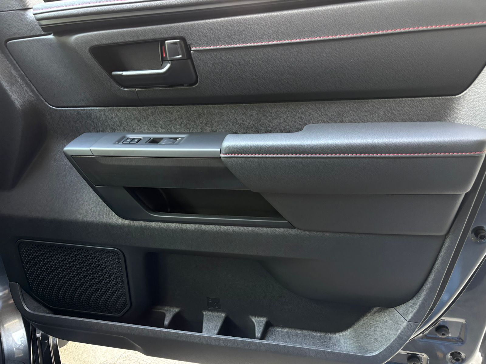 TOYOTA SEQUOIA TRD PRO - Imagen 28