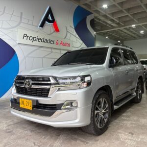 TOYOTA LAND CRUISER V8 EXECUTIVE LOUNGE  2021