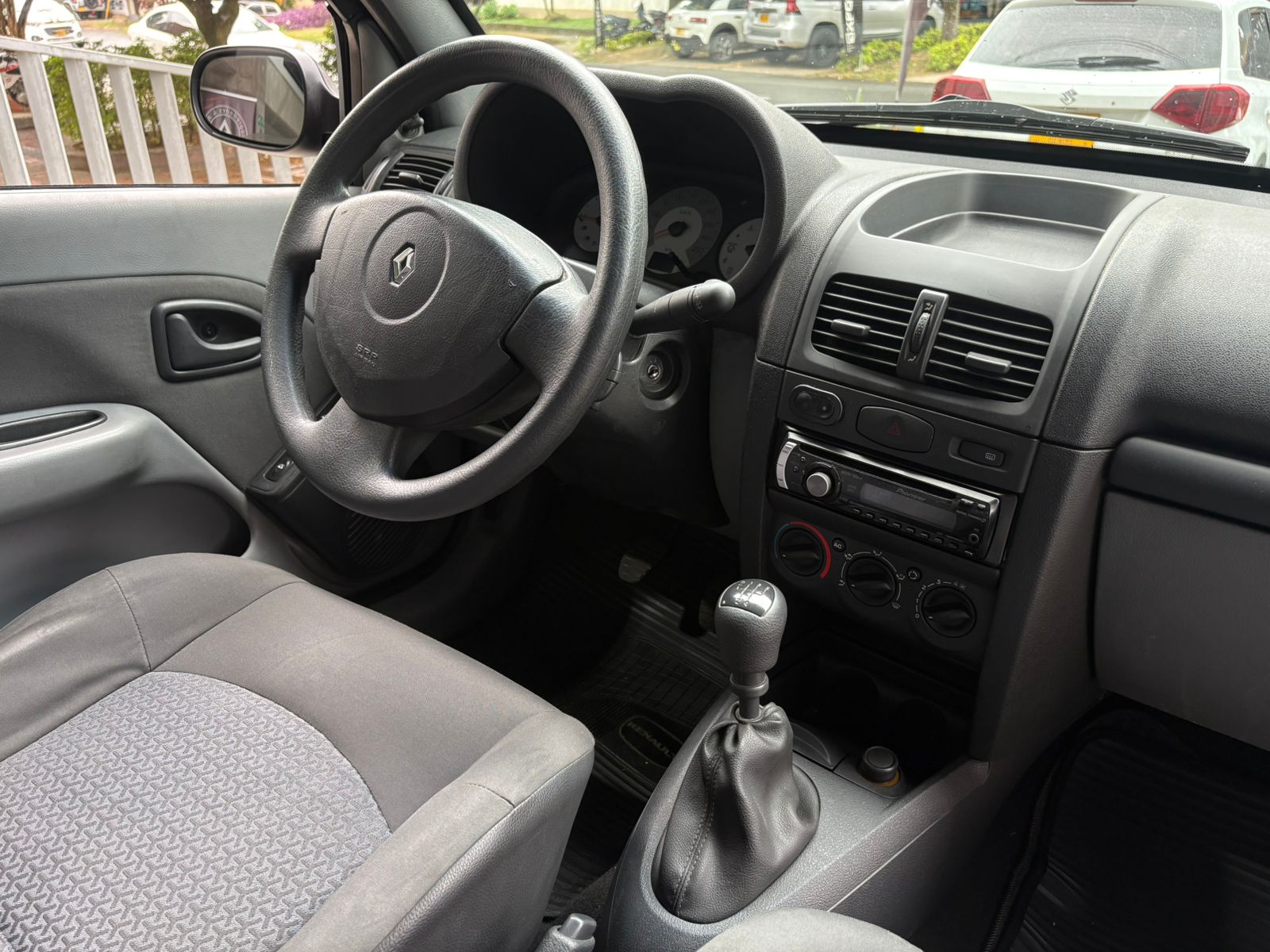 RENAULT CLIO COOL 2008 - Imagen 21