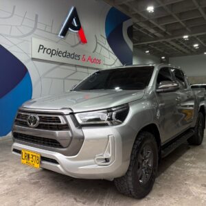 TOYOTA HILUX 2022