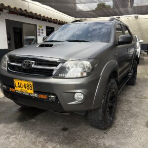 TOYOTA FORTUNER SRV 2008